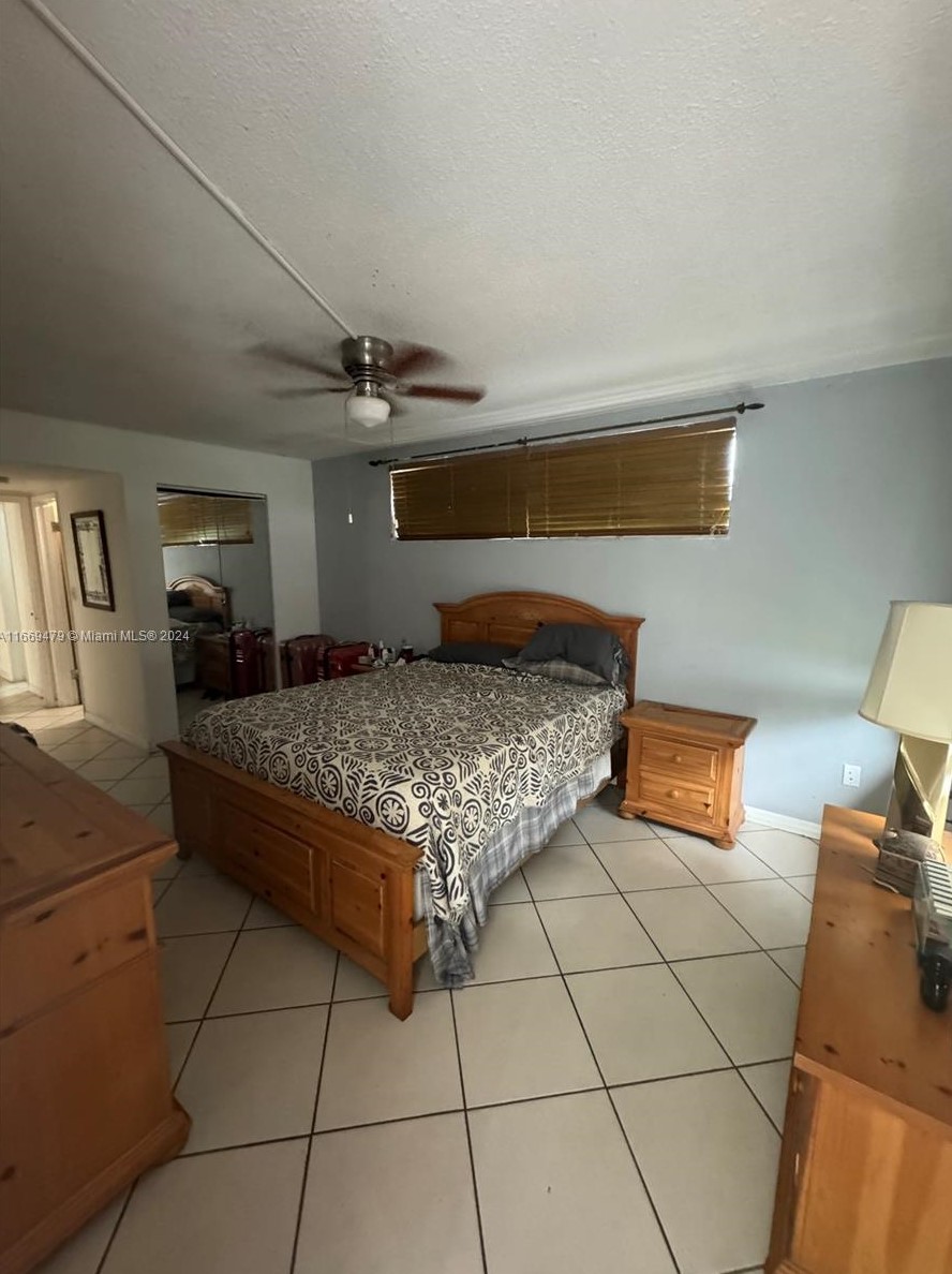 1398 191st St, Miami FL  33179-3432 exterior