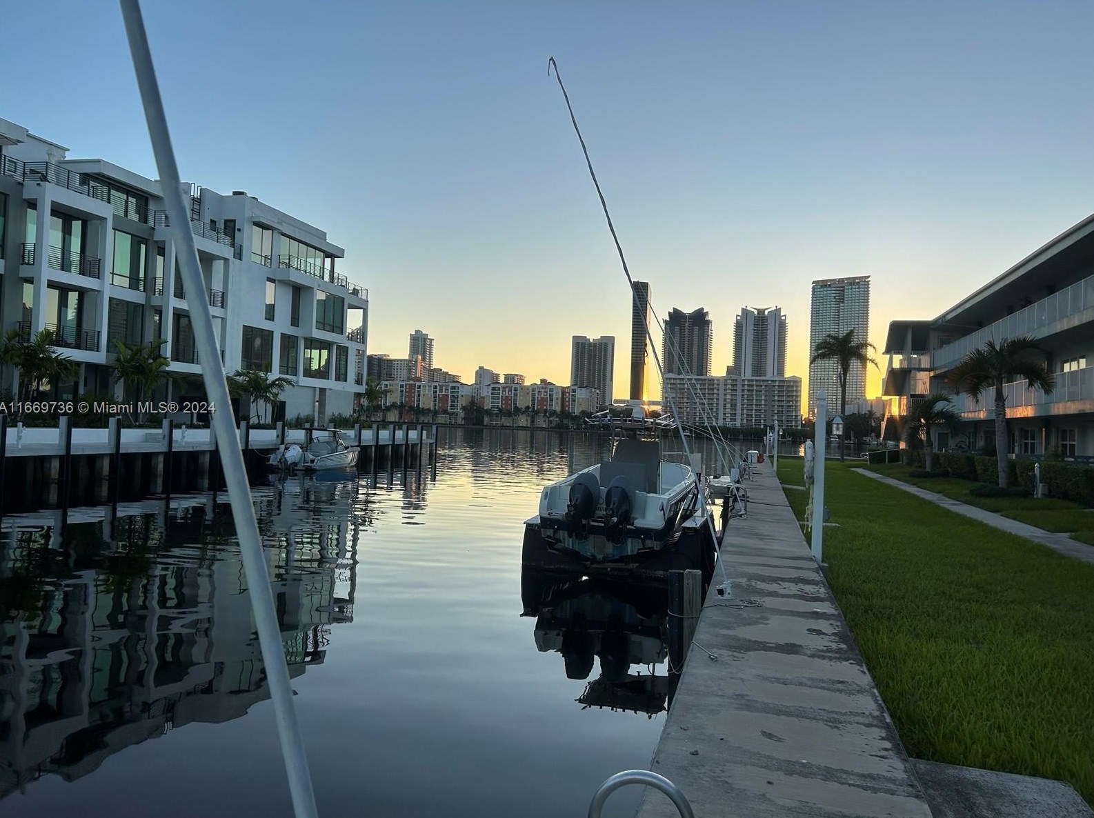 3923 166th St, Miami FL  33160-3882 exterior