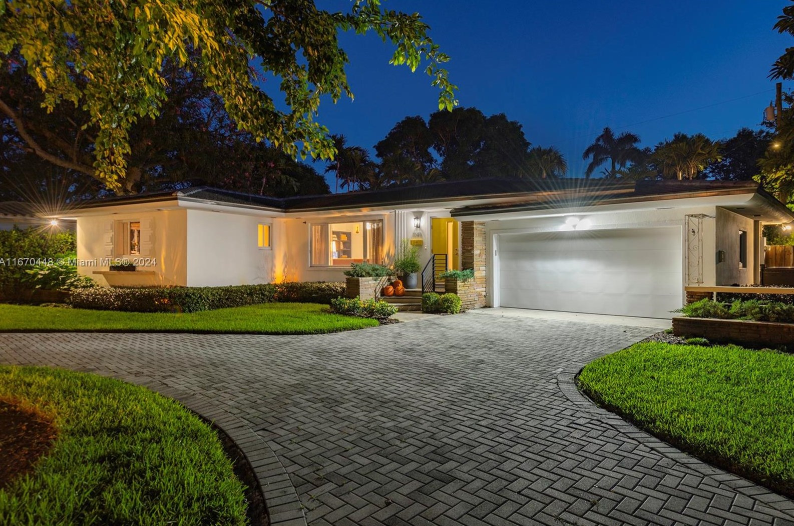 1048 99 St, Miami FL 33176-2722 exterior