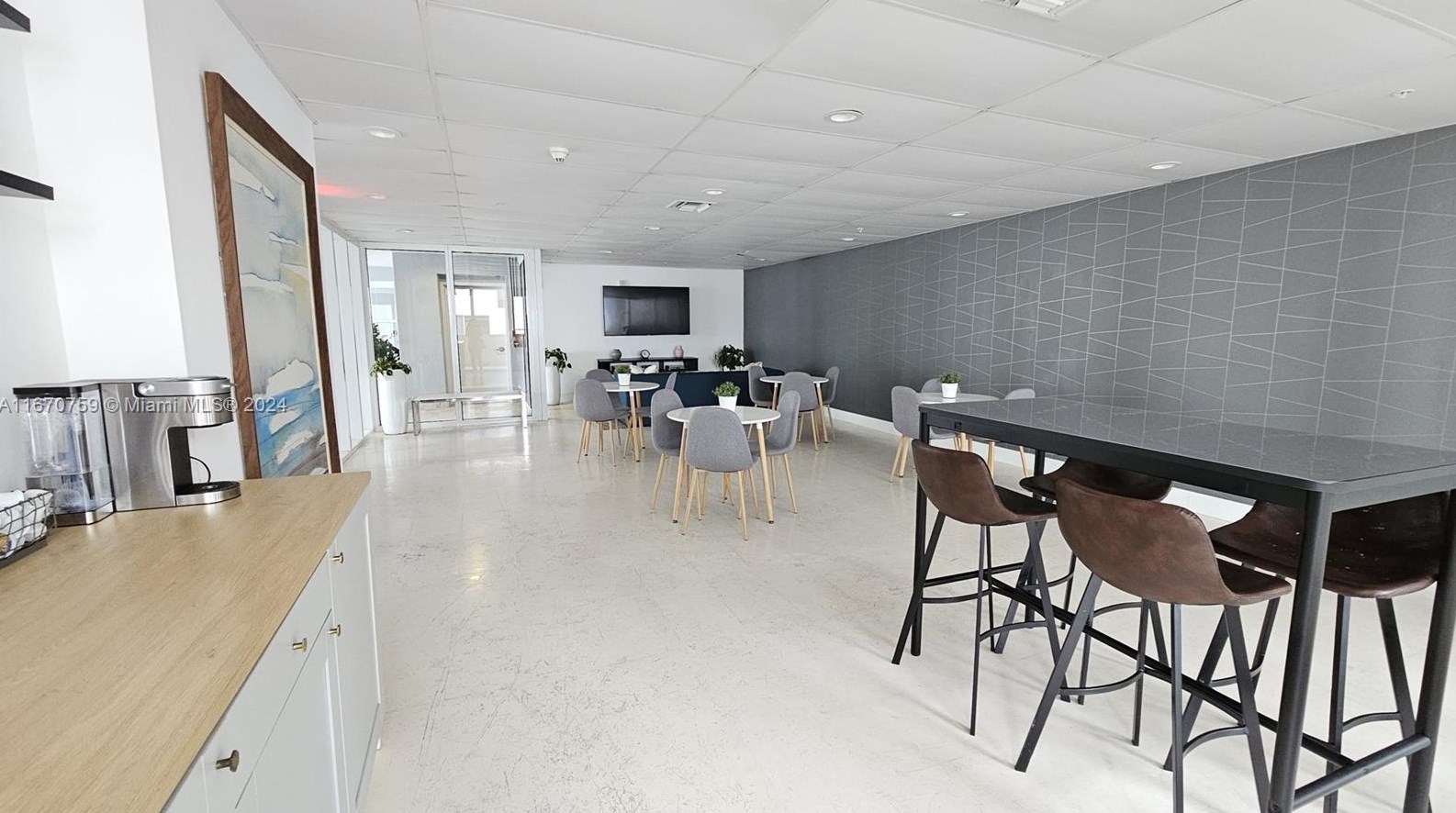 170 14th St, Miami FL 33131-3334 exterior