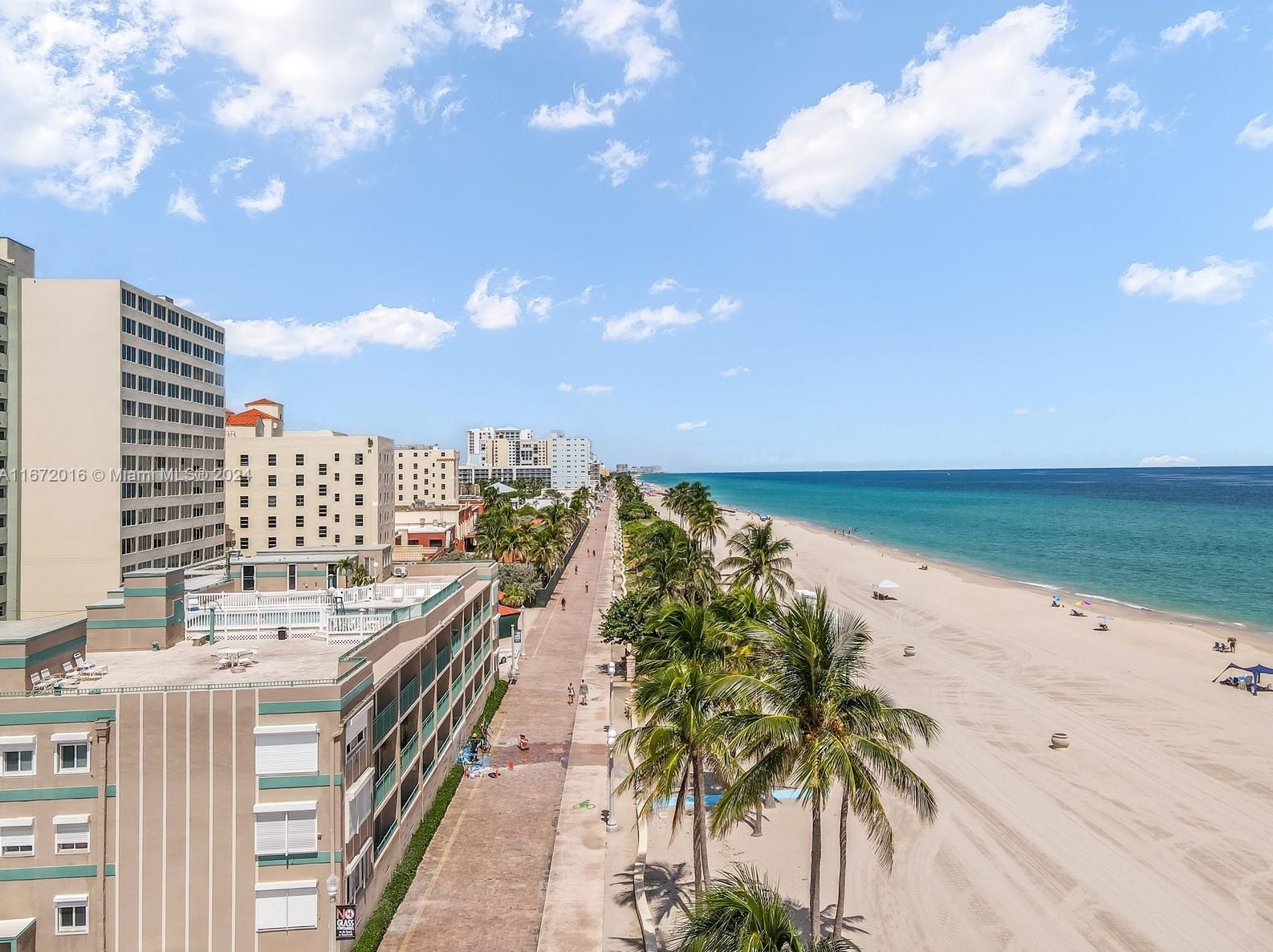 201 Van Buren St, Hollywood FL  33019-1715 exterior