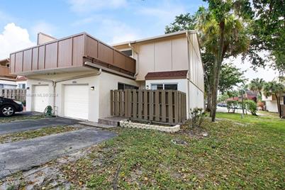 8206 NW 9th Ct #1, Plantation, FL 33324 - Photo 1