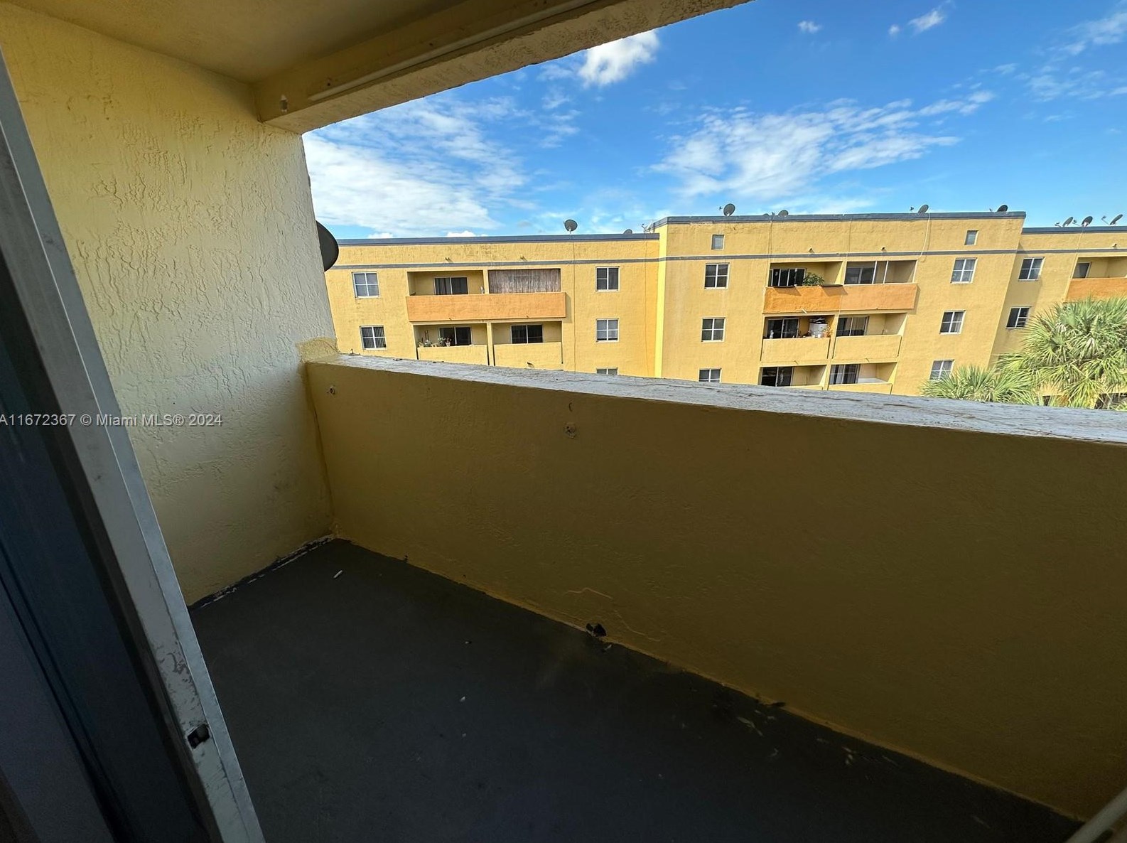 14930 82nd Ter, Miami FL  33193-3141 exterior