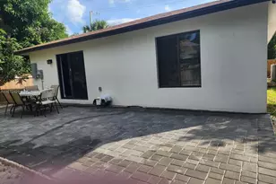 413 SW 10th St, Delray Beach, FL 33444 - Photo 3