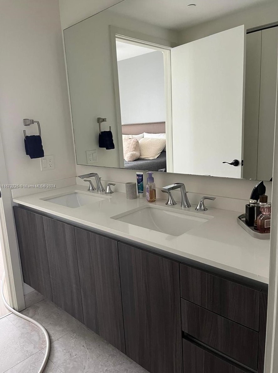 488 18th St, Miami FL  33132 exterior