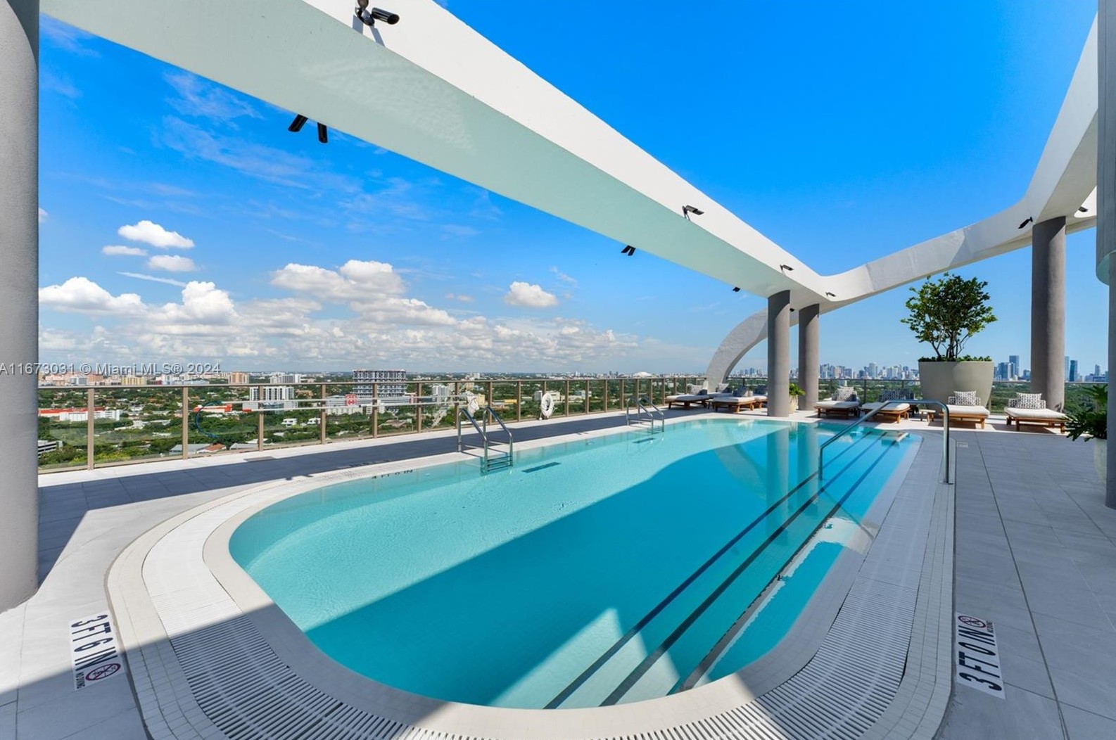 2678 Tigertail Ave, Miami FL 33133-4630 exterior