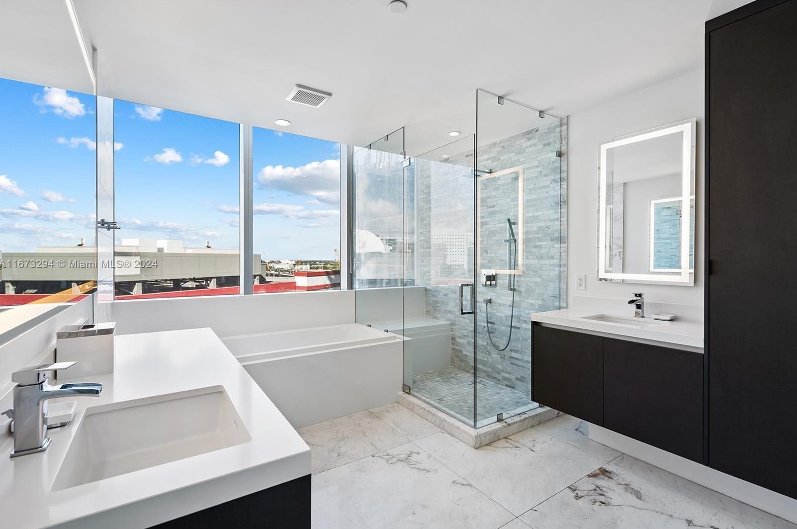 851 1st Ave, Miami FL  33132 exterior