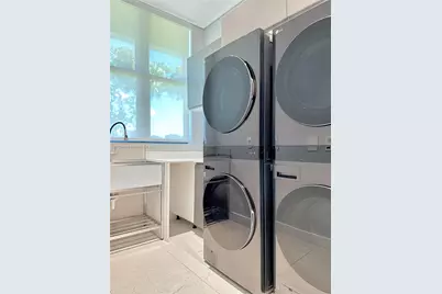 9860 NE 5th Avenue Rd, Miami Shores, FL 33138 - Photo 57