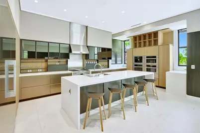 9860 NE 5th Avenue Rd, Miami Shores, FL 33138 - Photo 25