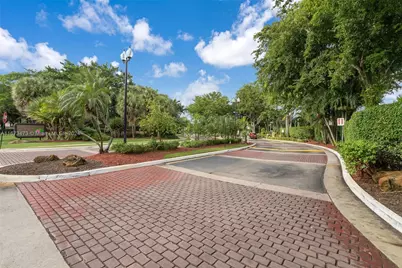 1333 NW 122nd Ter #1333, Pembroke Pines, FL 33026 - Photo 13