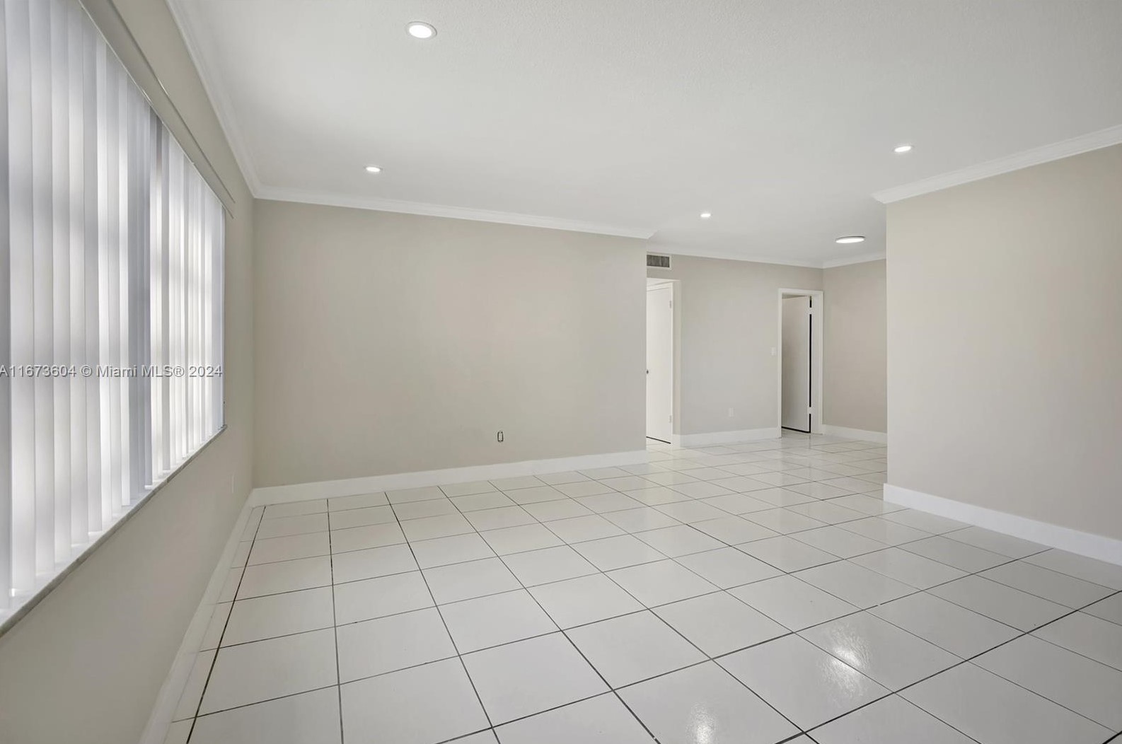 5141 Hollywood Blvd, Hollywood FL  33021-6541 exterior