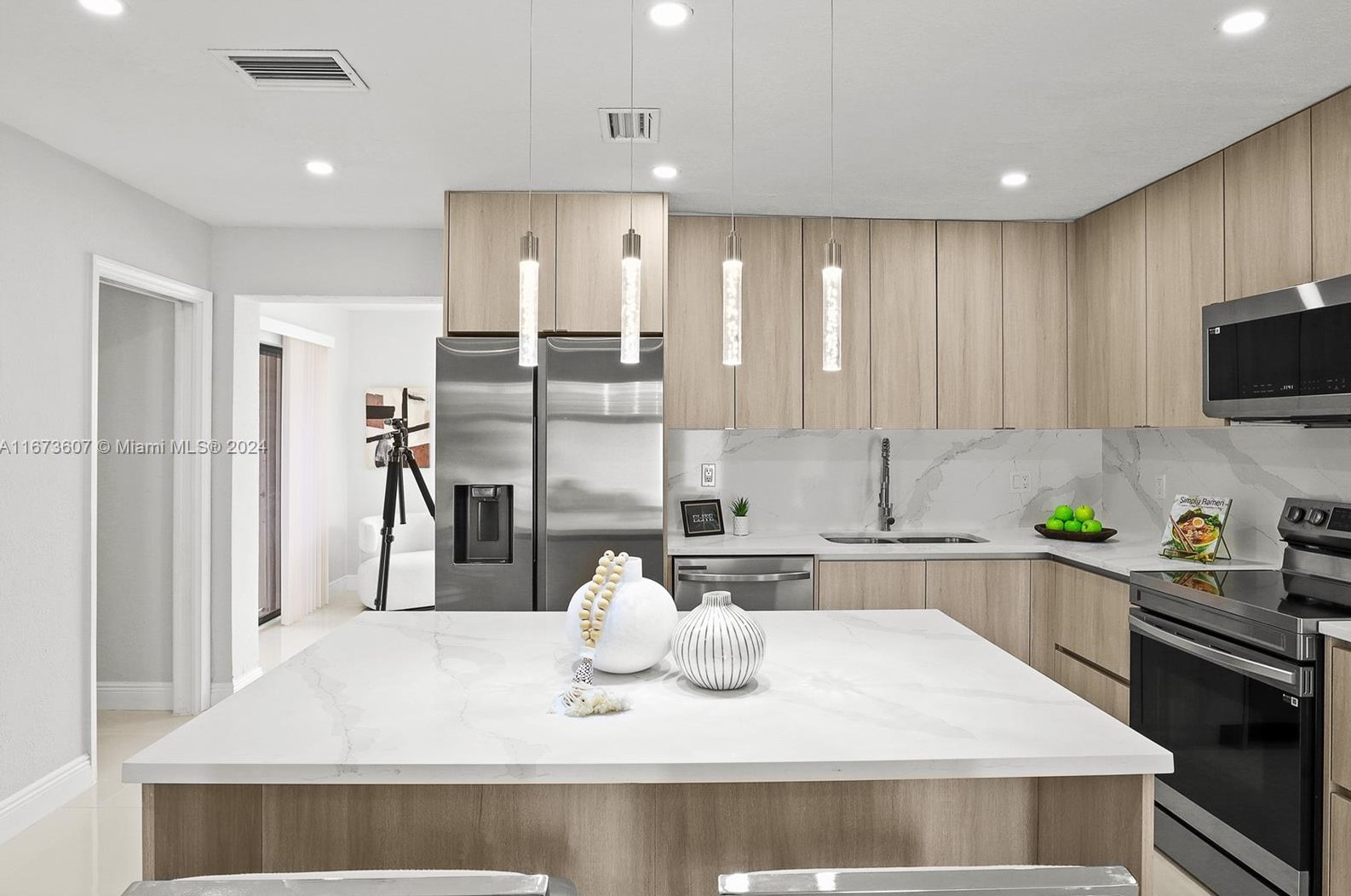 6510 Scott St, Hollywood FL  33024-4033 exterior