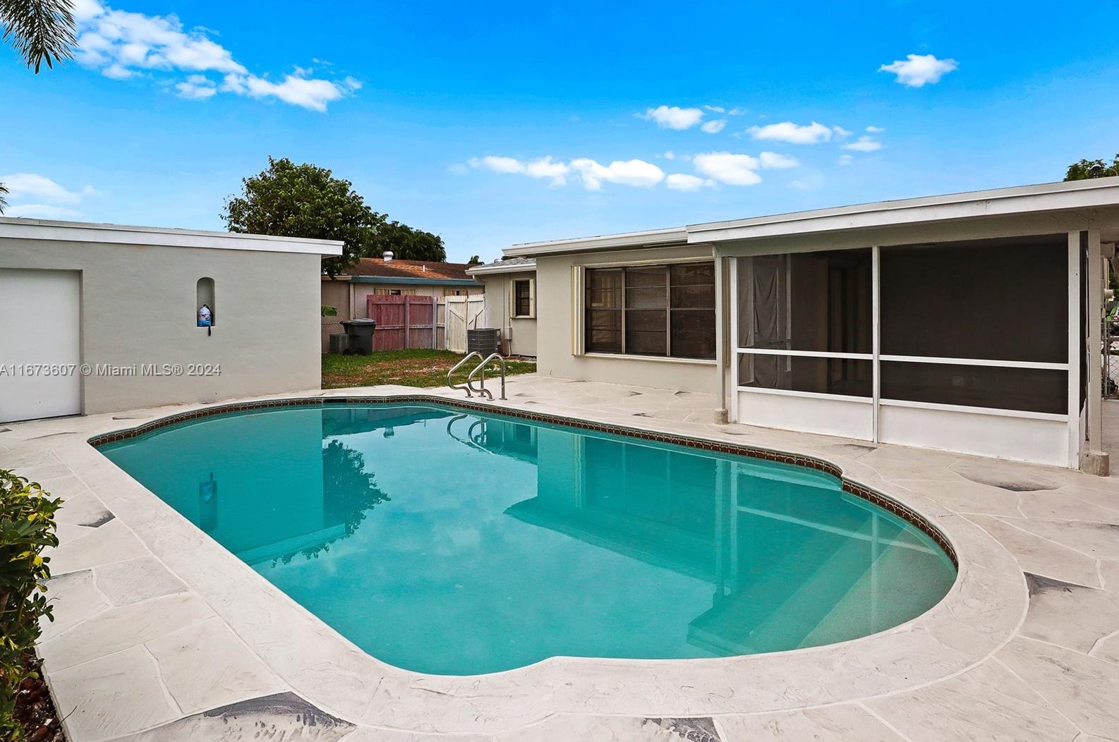 6510 Scott St, Hollywood FL  33024-4033 exterior