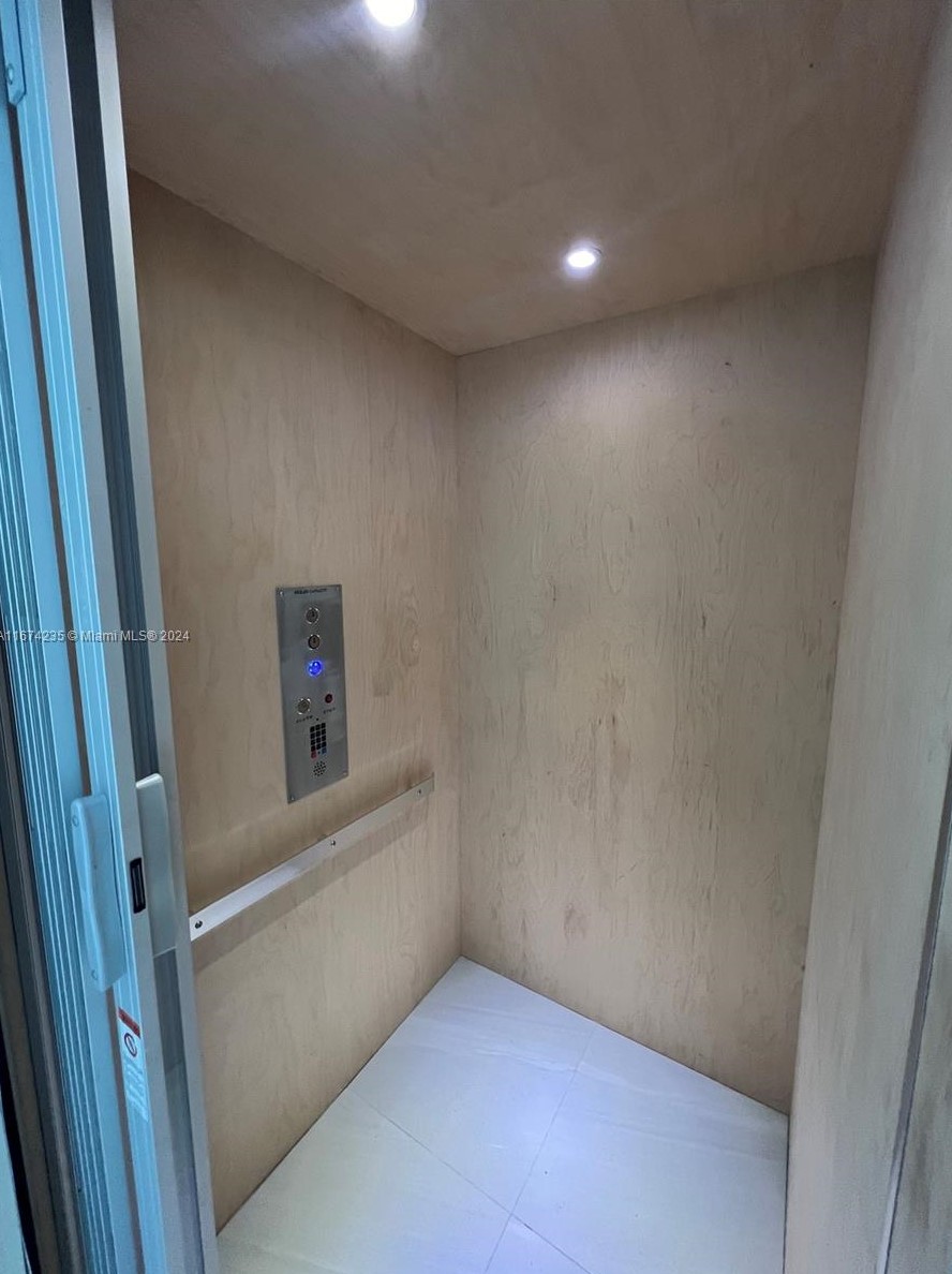 94825 Overseas Hwy, Key Largo FL  33037-3877 exterior