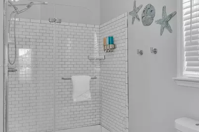 121 Venetian Dr, Islamorada, FL 33036 - Photo 15