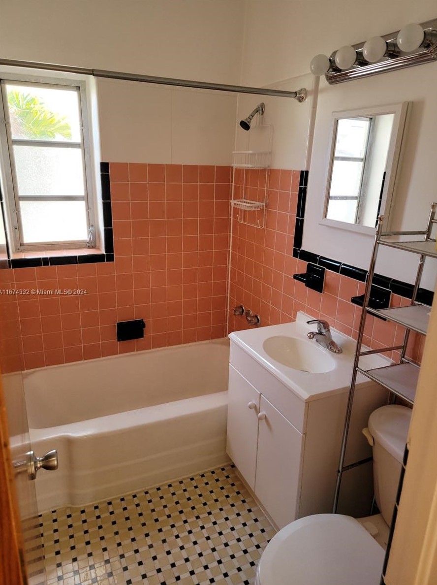 3122 25th Ter, Miami FL 33133-2130 exterior