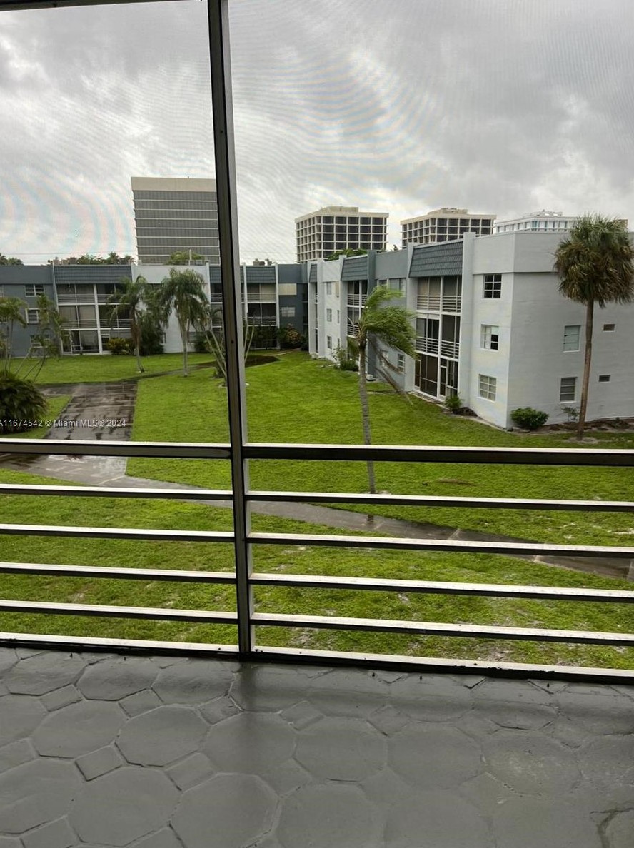 1638 Embassy Dr, West Palm Beach FL  33401-1912 exterior