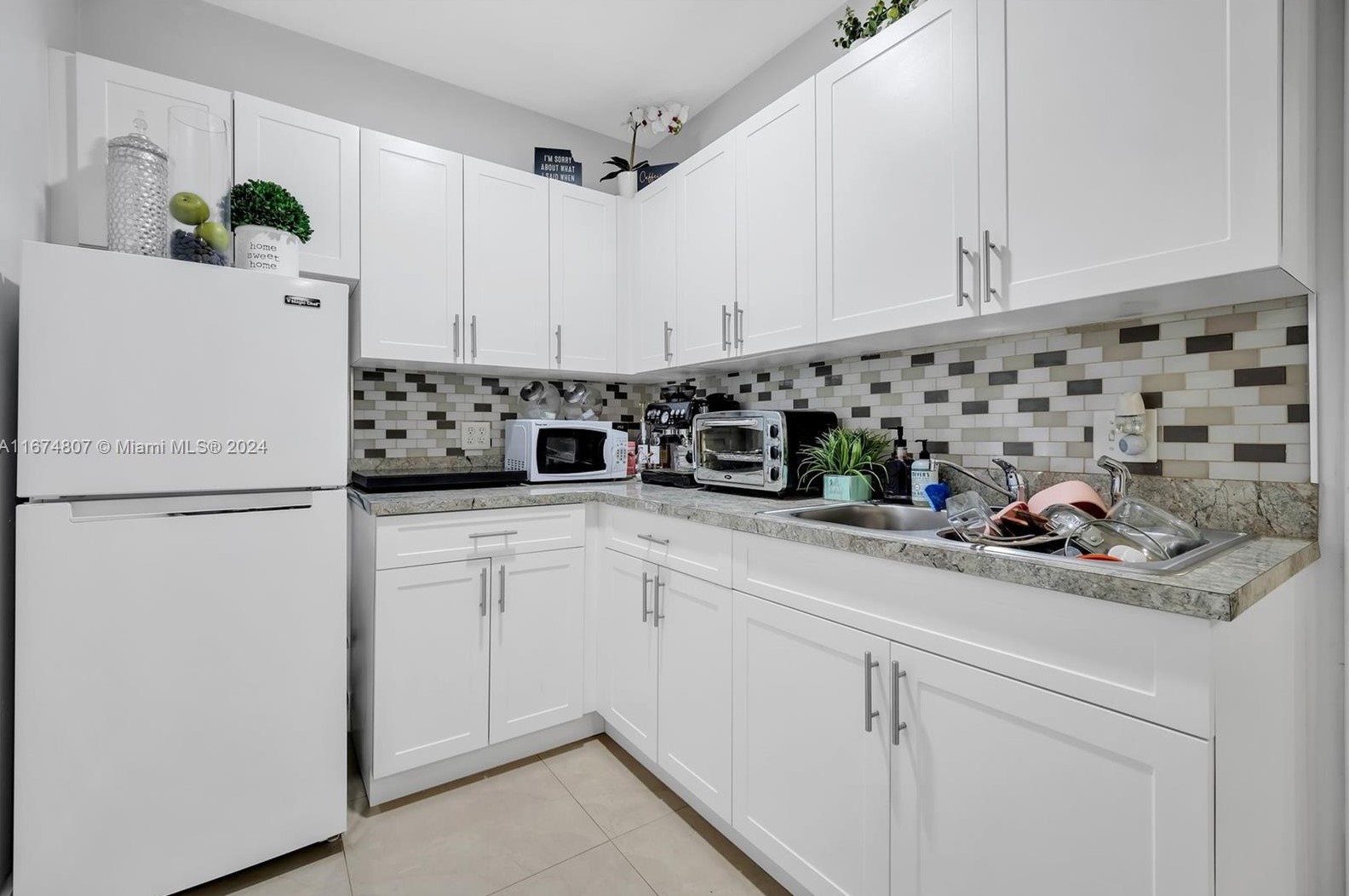 800 91 Ave, Hollywood FL  33024-6436 exterior