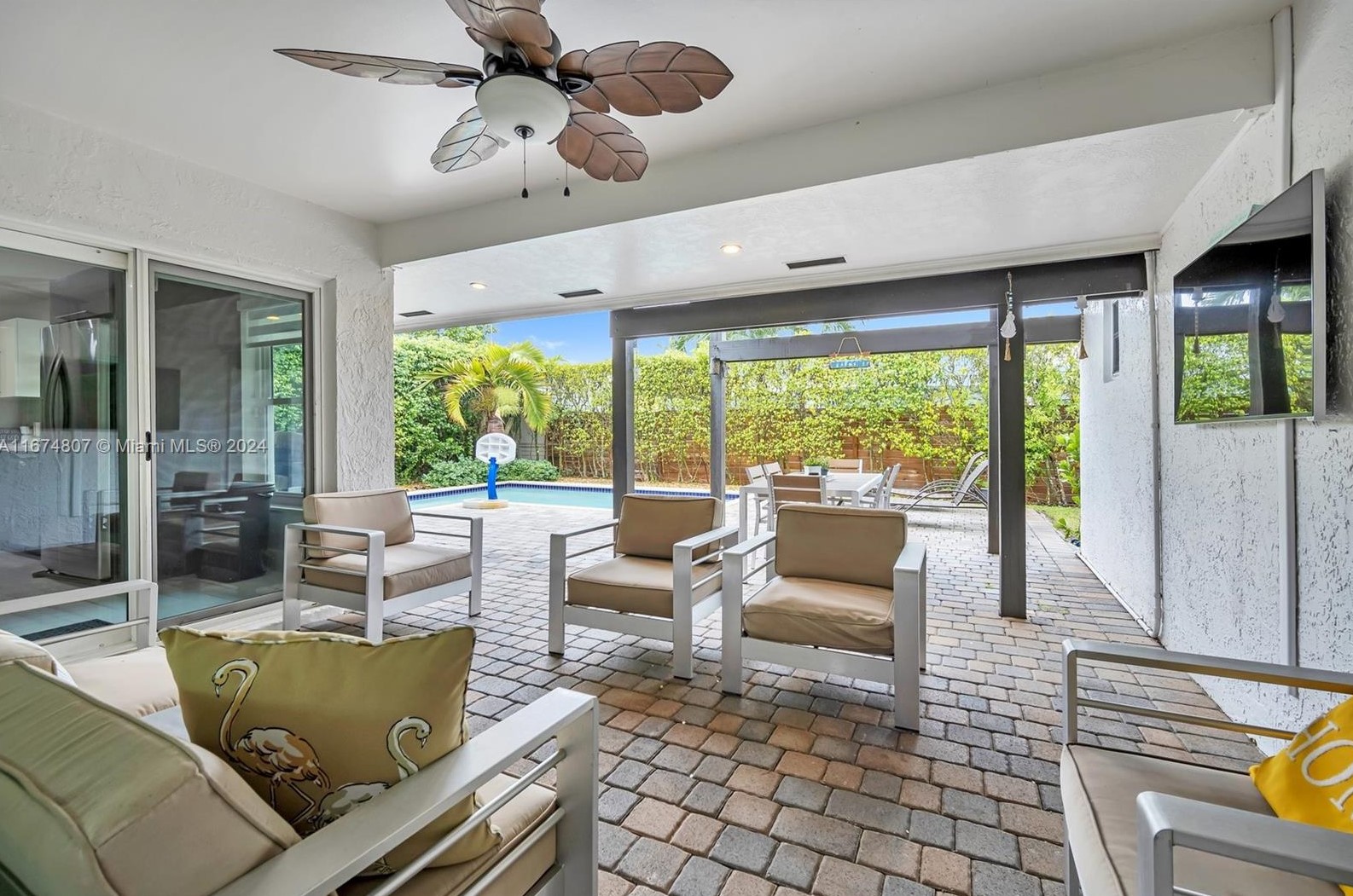 800 91 Ave, Hollywood FL  33024-6436 exterior