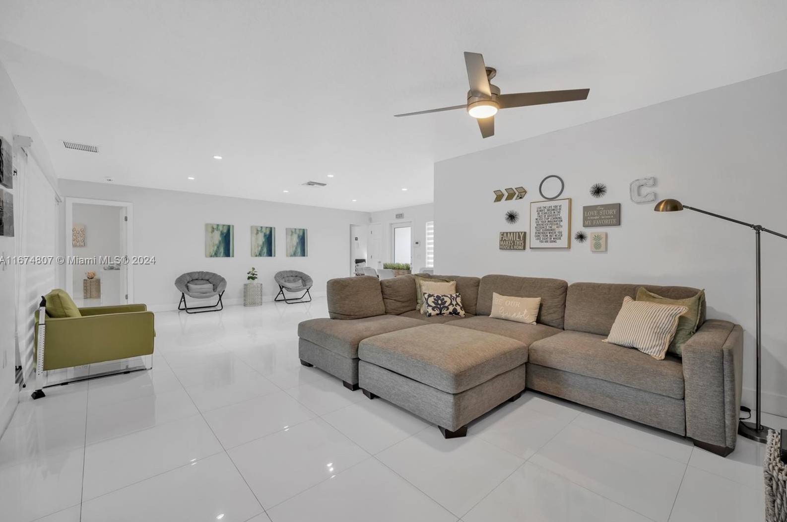 800 91 Ave, Hollywood FL  33024-6436 exterior