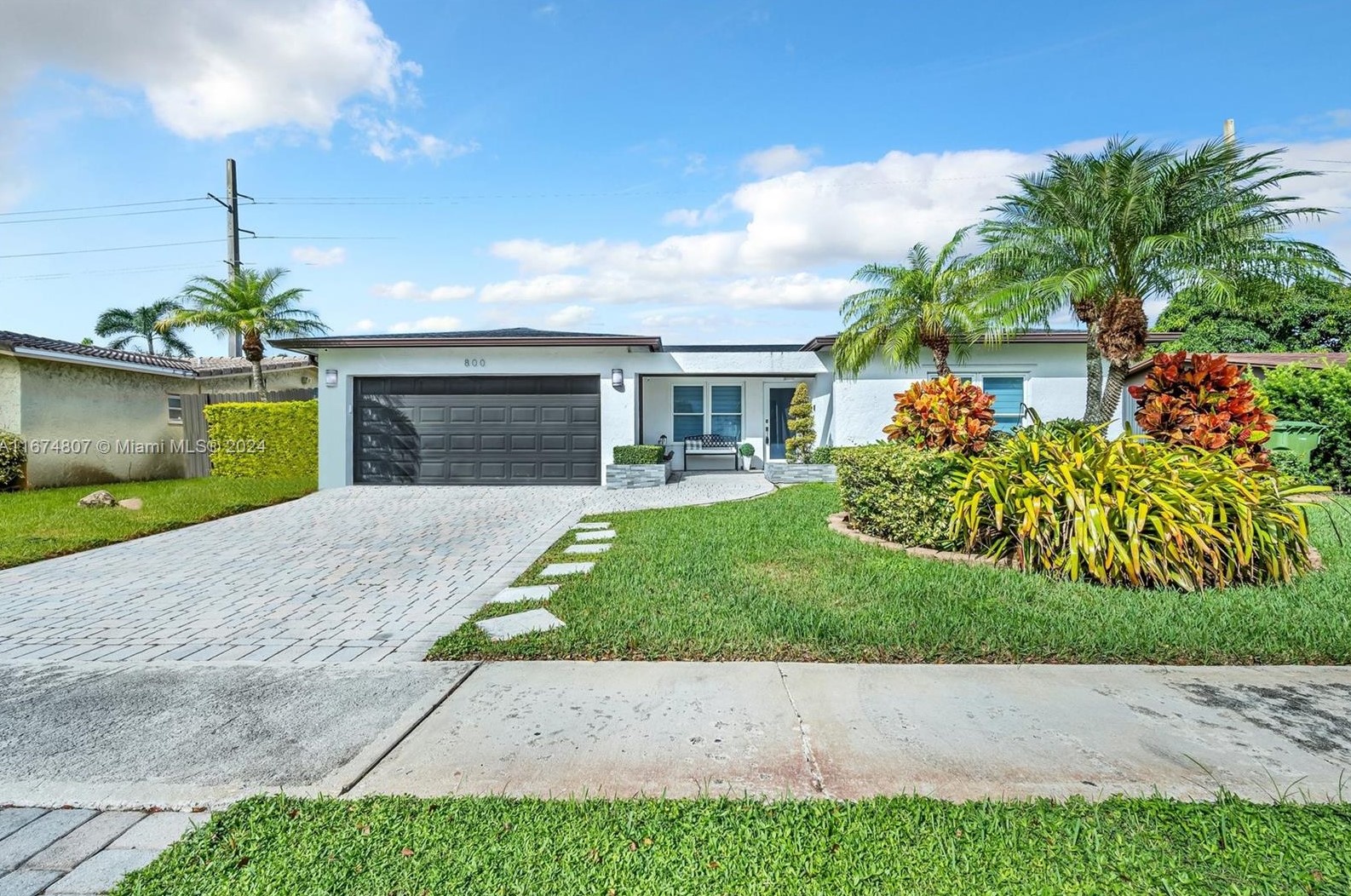 800 91 Ave, Hollywood FL  33024-6436 exterior