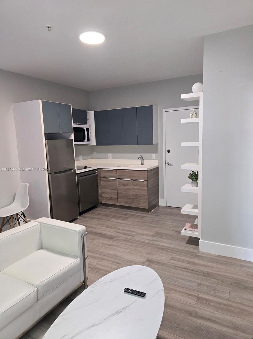 1560 Meridian Ave, Miami FL 33139-3405 exterior