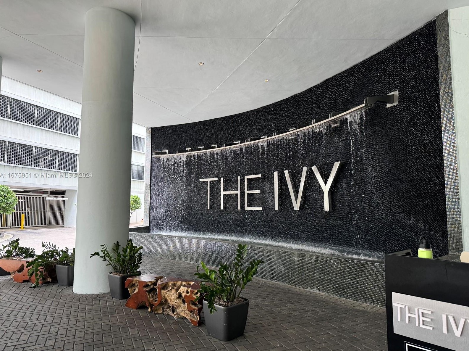 90 3rd St, Miami FL  33130-2994 exterior