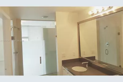 90 SW 3 St #3210, Miami, FL 33130 - Photo 9