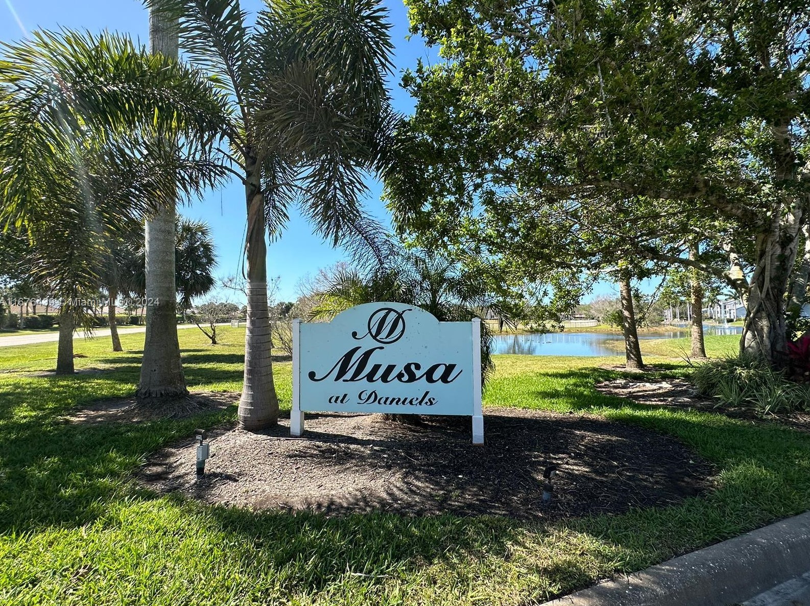 13631 Eagle Ridge Dr, Fort Myers FL  33912-7825 exterior