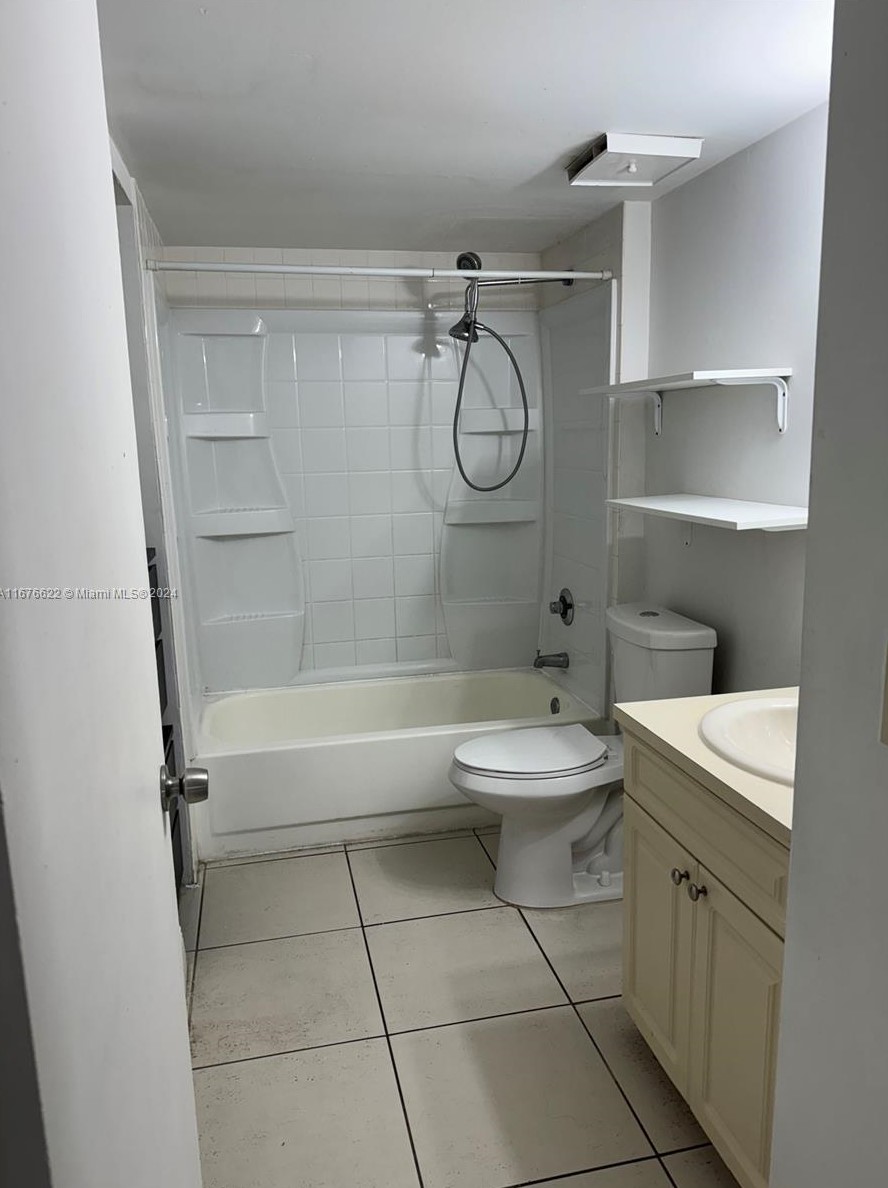 8335 152nd Ave, Miami FL  33193-4081 exterior