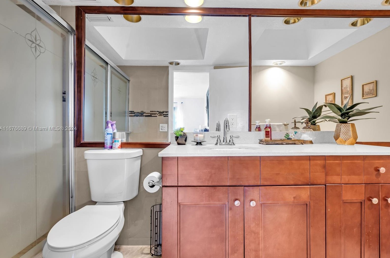 3265 211 St, Miami FL  33180-1067 exterior