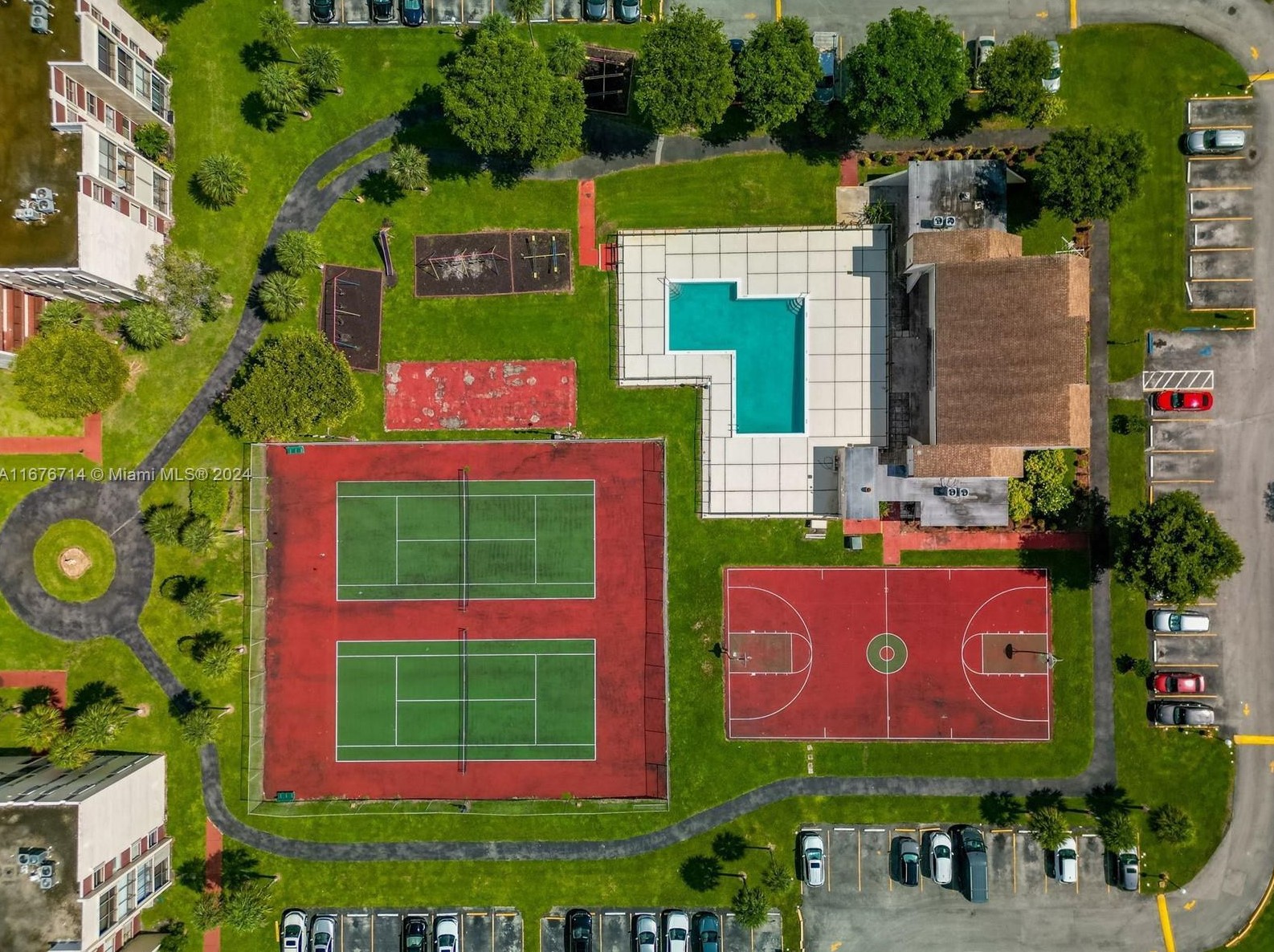 9441 4th St, Miami FL 33174-2070 exterior