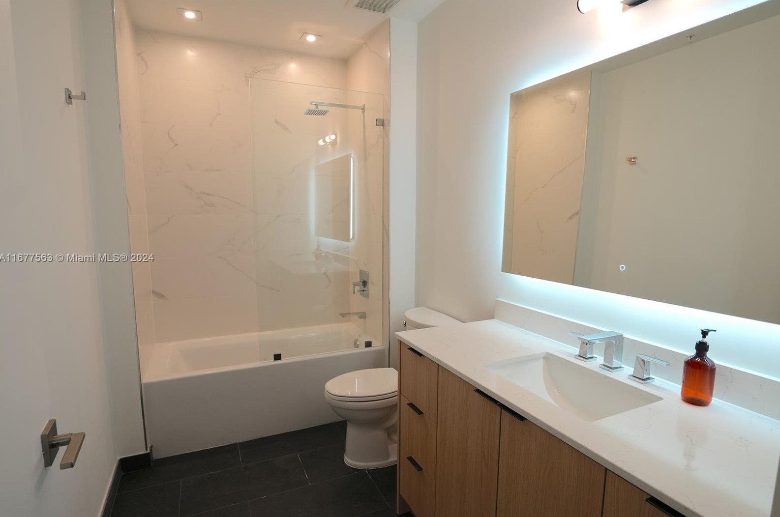 7924 2nd Ave, Miami FL 33138-4402 exterior