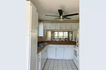 10324 E Clairmont Cir #101, Tamarac, FL 33321 - Photo 1