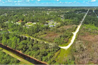 862 Ashland St E, Lehigh Acres, FL 33974 - Photo 9