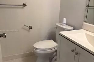 3000 E Sunrise Lakes Dr, Sunrise, FL 33322 - Photo 25