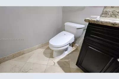 1000 Parkview Dr #920, Hallandale Beach, FL 33009 - Photo 27