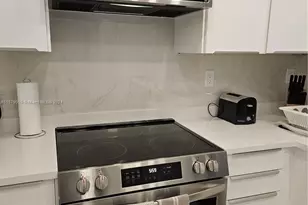 5601 Collins Ave, Miami Beach, FL 33140 - Photo 7