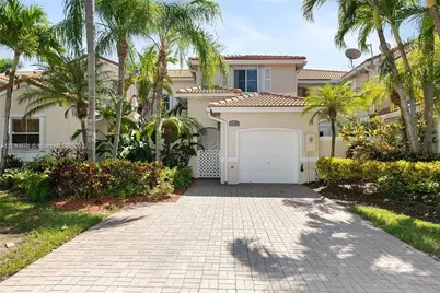 1130 Chestnut Ln, Hollywood, FL 33019 - Photo 1