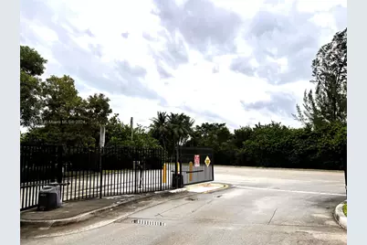 12605 NW 115th Ave, Medley, FL 33178 - Photo 19