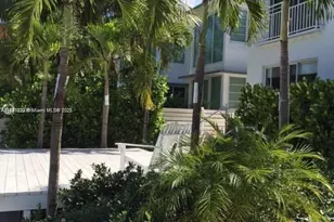 3921 N Meridian Ave, Miami Beach, FL 33140 - Photo 5