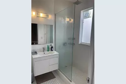 3921 N Meridian Ave, Miami Beach, FL 33140 - Photo 23