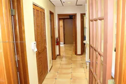 7800 W Oakland Park Blvd #4A11, Sunrise, FL 33351 - Photo 7