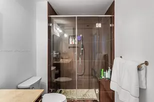 1900 N Bayshore Dr, Miami, FL 33132 - Photo 23