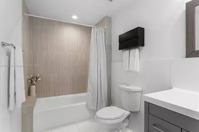 19555 NE 37th Ave, Aventura, FL 33180 - Photo 45