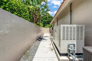 34 Pelican Dr, Fort Lauderdale, FL 33301 - Photo 13