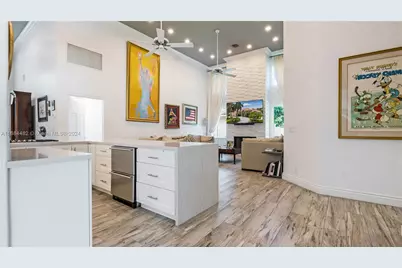 34 Pelican Dr, Fort Lauderdale, FL 33301 - Photo 25