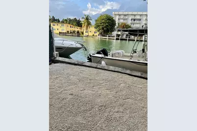 1201 Marseille Dr #17, Miami Beach, FL 33141 - Photo 13