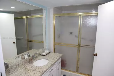 800 NE 195th St #501, Miami, FL 33179 - Photo 21