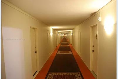 800 NE 195th St #501, Miami, FL 33179 - Photo 29